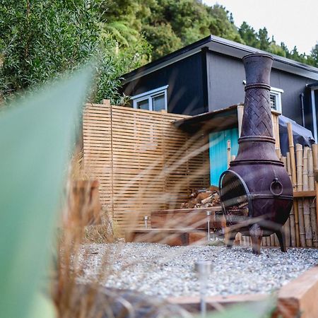 Kaitake Kabana - Unique, Off-Grid, Studio Retreat Oakura Ngoại thất bức ảnh