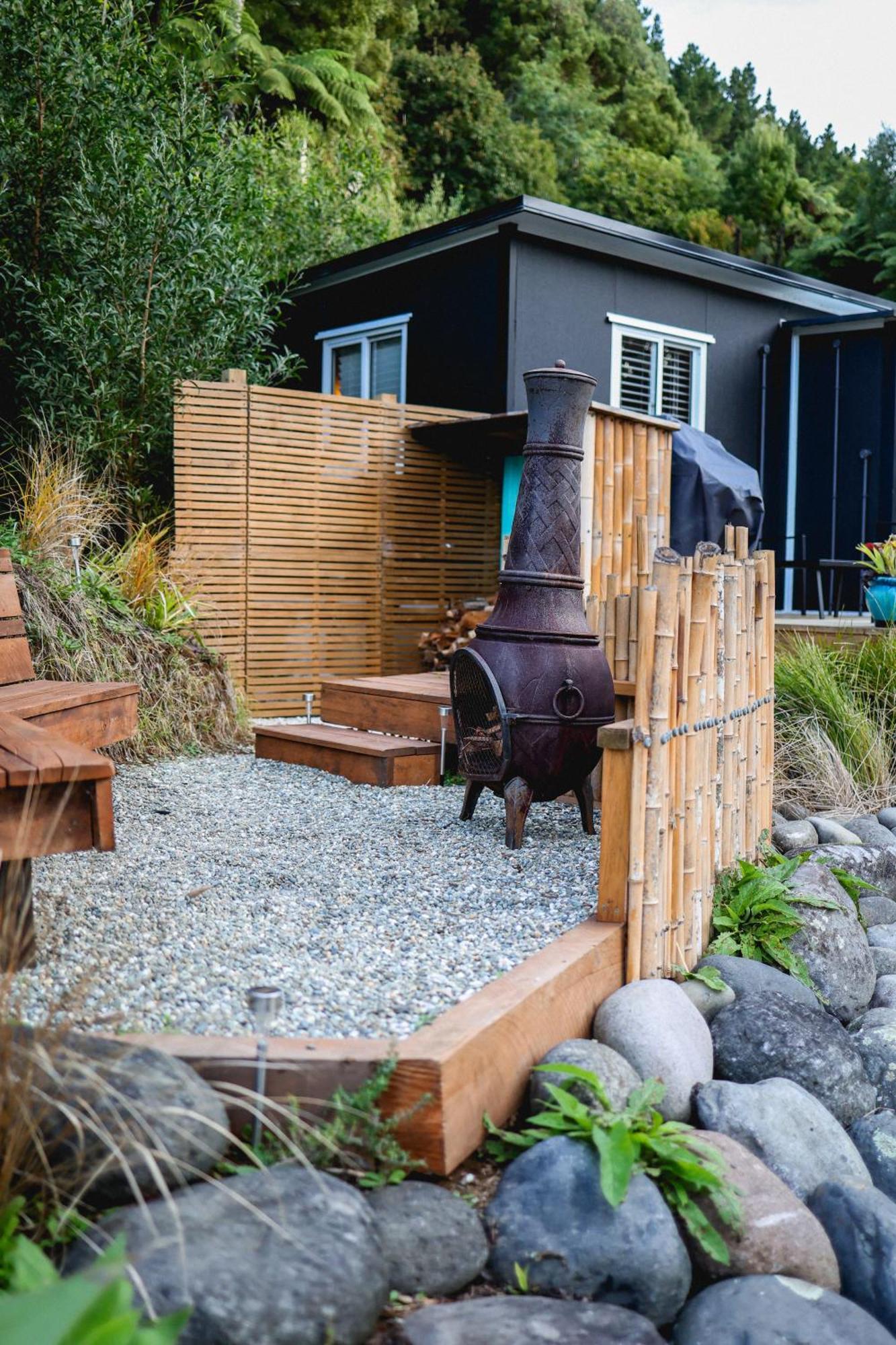Kaitake Kabana - Unique, Off-Grid, Studio Retreat Oakura Ngoại thất bức ảnh