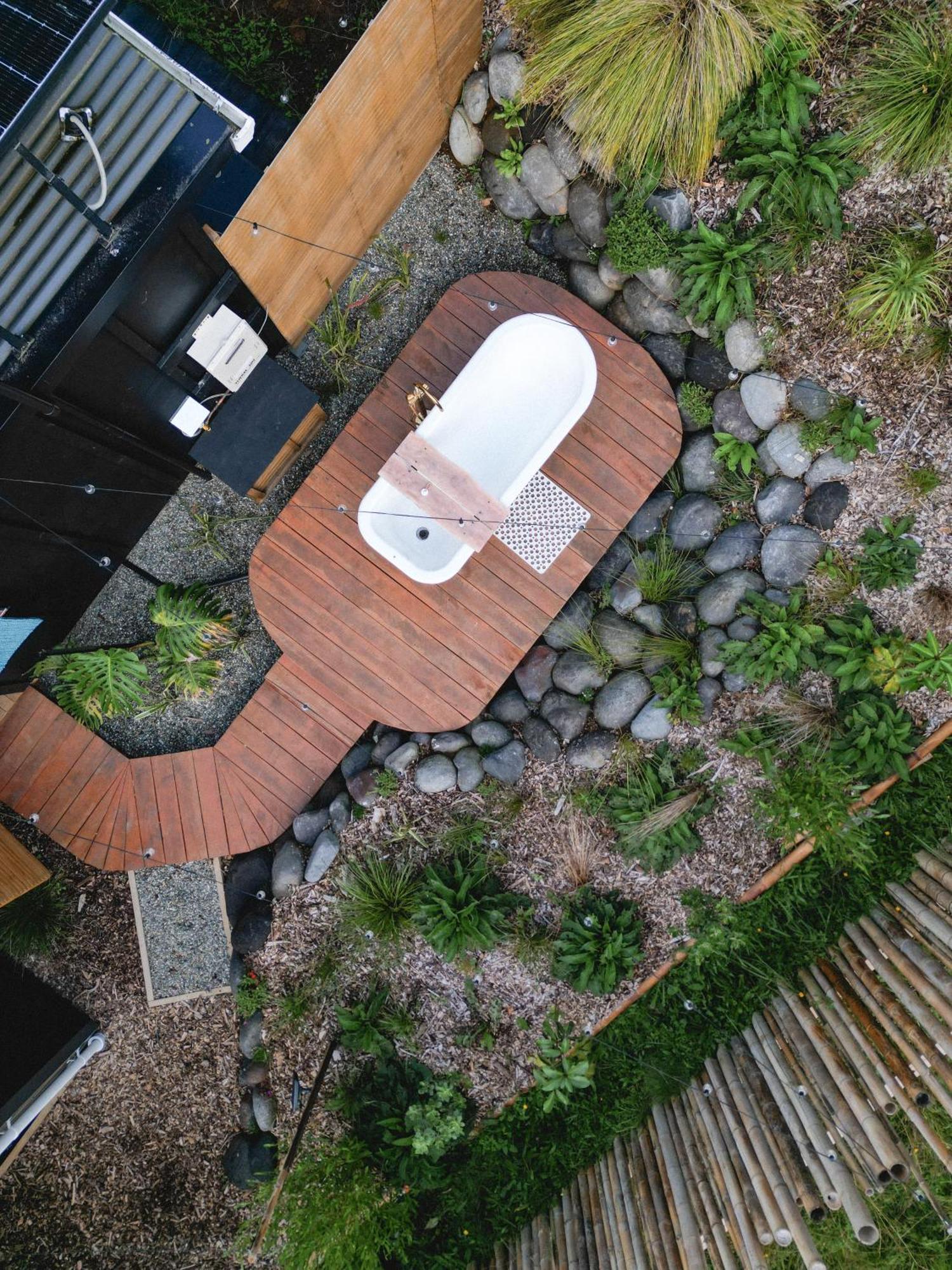Kaitake Kabana - Unique, Off-Grid, Studio Retreat Oakura Ngoại thất bức ảnh